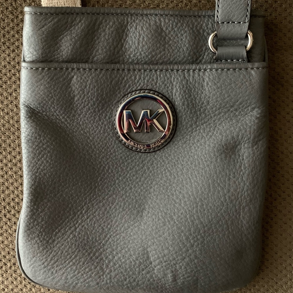 ⏰FINAL SALE⏰MK Michael Kors Gray Leather Crossbody